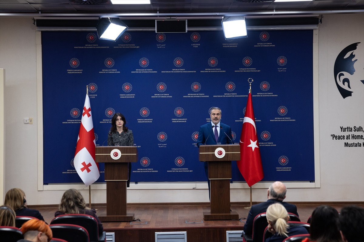 Dışişleri Bakanı Hakan Fidan, Gürcistan Dışişleri Bakanı Maka Botchorishvili ile Dışişleri...