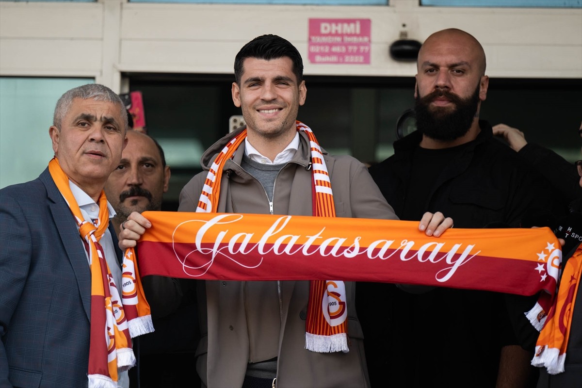 Galatasaray Kulübünün geçici transfer görüşmesi yürüttüğü İspanyol santrfor Alvaro Morata...