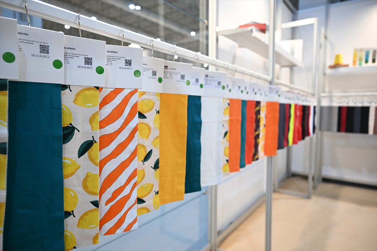 Gaziantep'te 11. PENTEX Penye, Tekstil ve Teknolojileri Fuarı düzenlenen törenle açıldı.