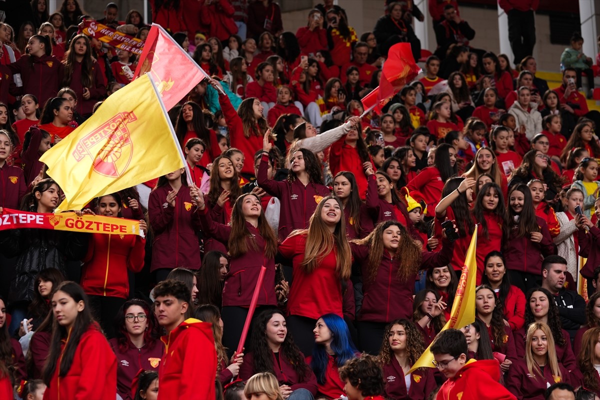Göztepe Spor Kulübü, kuruluşunun 100. yıl dönümü dolayısıyla hazırlanan logo ve kutlama programını...