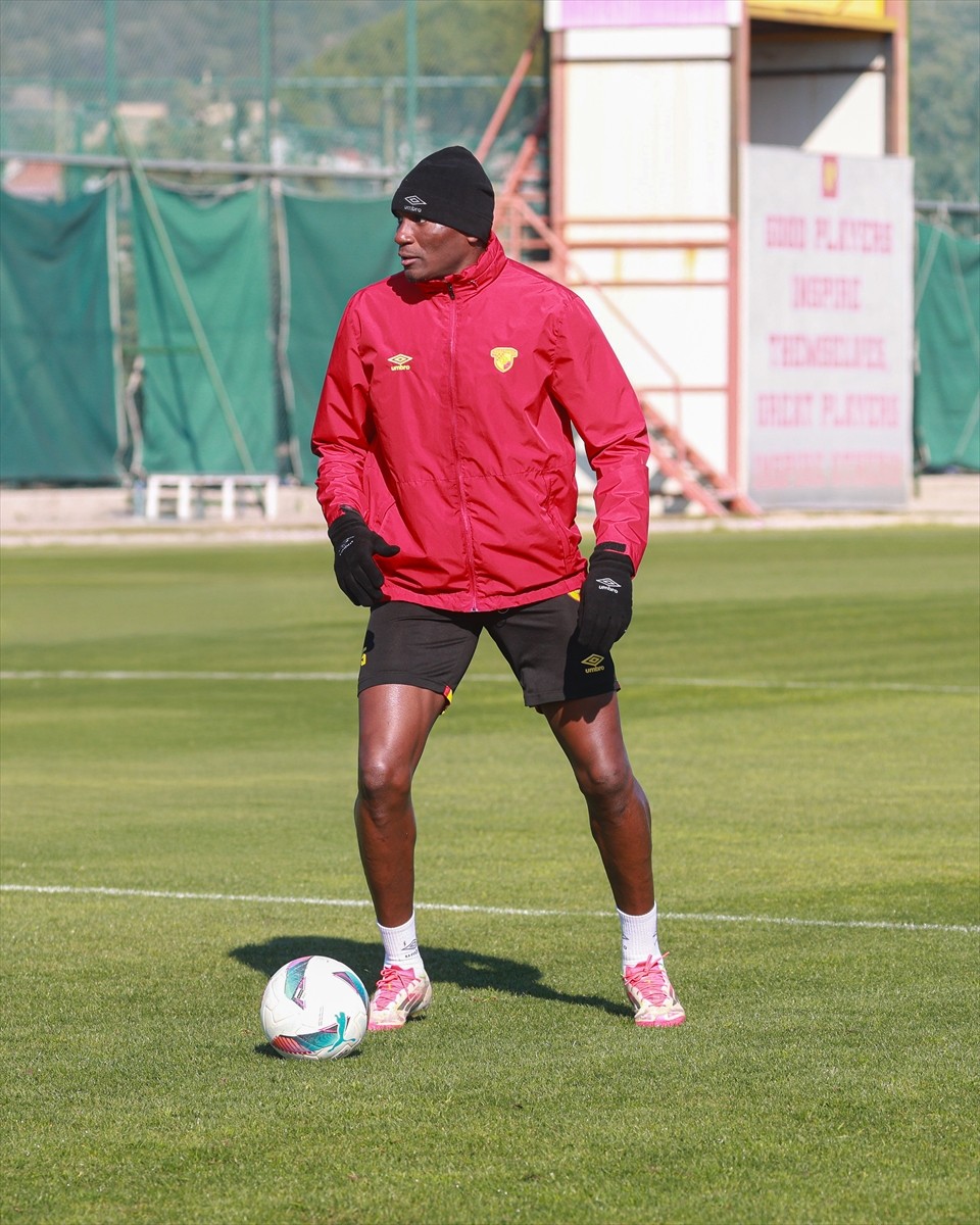 Göztepe, Ziraat Türkiye Kupası B Grubu üçüncü maçında karşılaşacağı Kasımpaşa maçı hazırlıklarına...