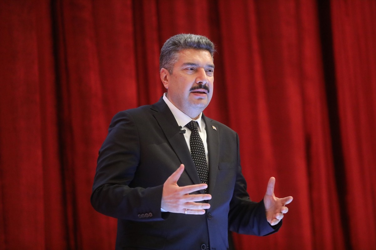 HAVELSAN Genel Müdürü Mehmet Akif Nacar, Trakya Üniversitesinde öğrencilerle de bir araya geldi....