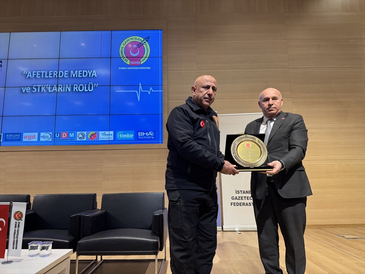 İçişleri Bakanlığı Sivil Toplumla İlişkiler Genel Müdürlüğünün desteğiyle İstanbul Gazeteciler...