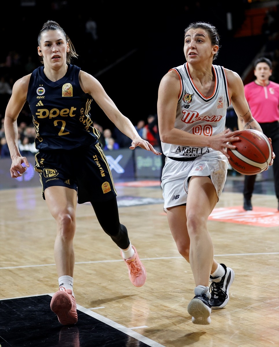 ING Kadınlar Basketbol Süper Ligi'nin 23. haftasında ÇİMSA ÇBK Mersin ile Fenerbahçe Opet, Servet...