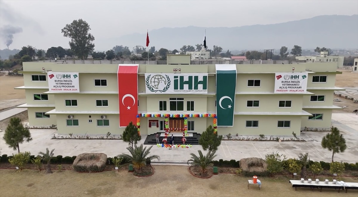  İnsan Hak ve Hürriyetleri İnsani Yardım Vakfınca (İHH) Pakistan'ın Haripur şehrinde yapılan 192...