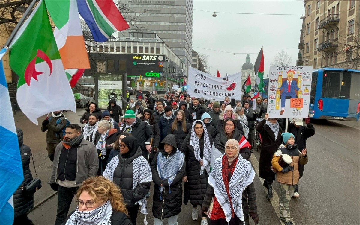İsveç'in başkenti Stockholm'de bir araya gelen göstericiler, Filistin'e destek gösterisi...