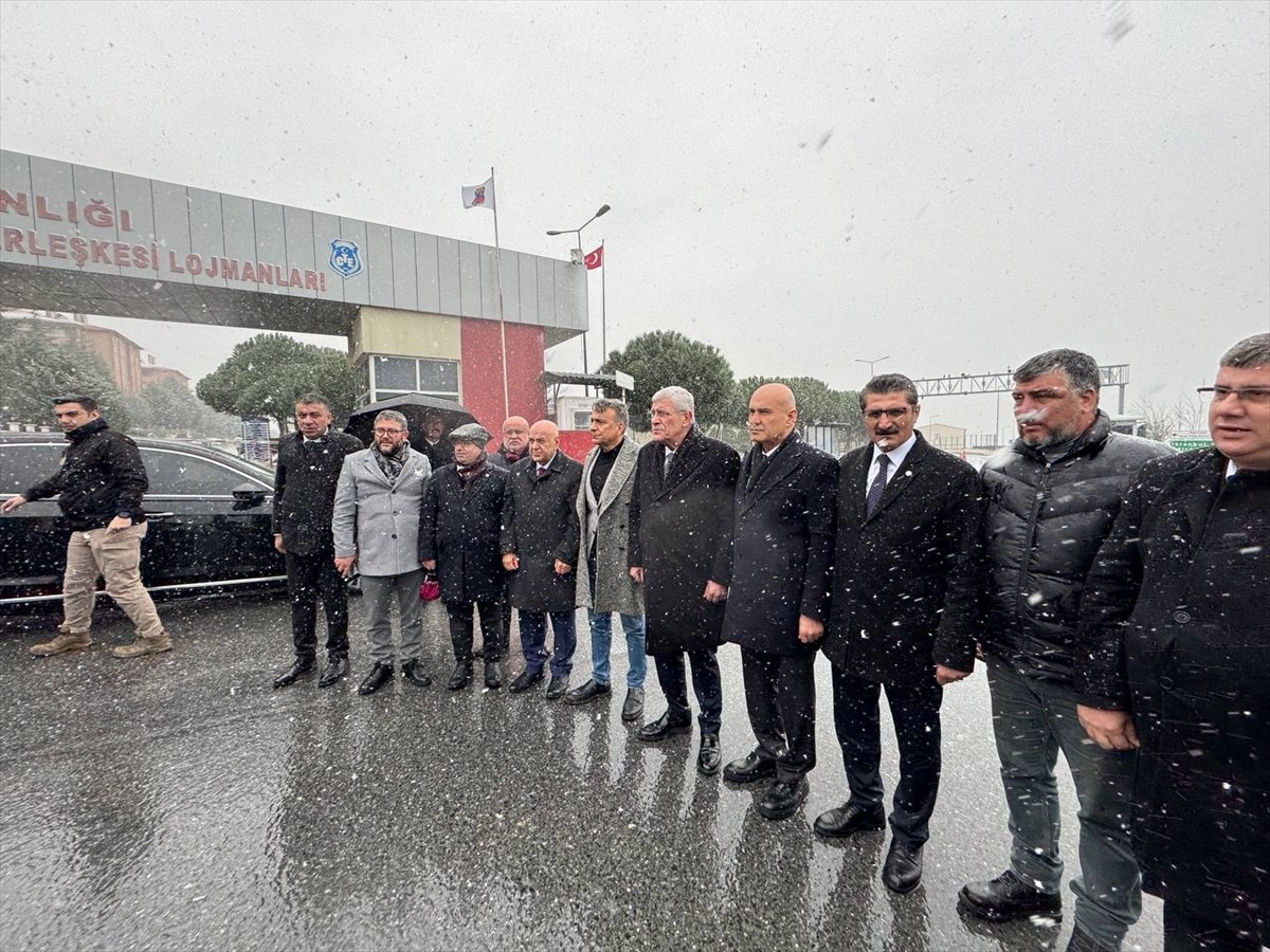 İYİ Parti Genel Başkanı Müsavat Dervişoğlu (sağ 5), Marmara Kapalı Ceza İnfaz Kurumu'nda tutuklu...
