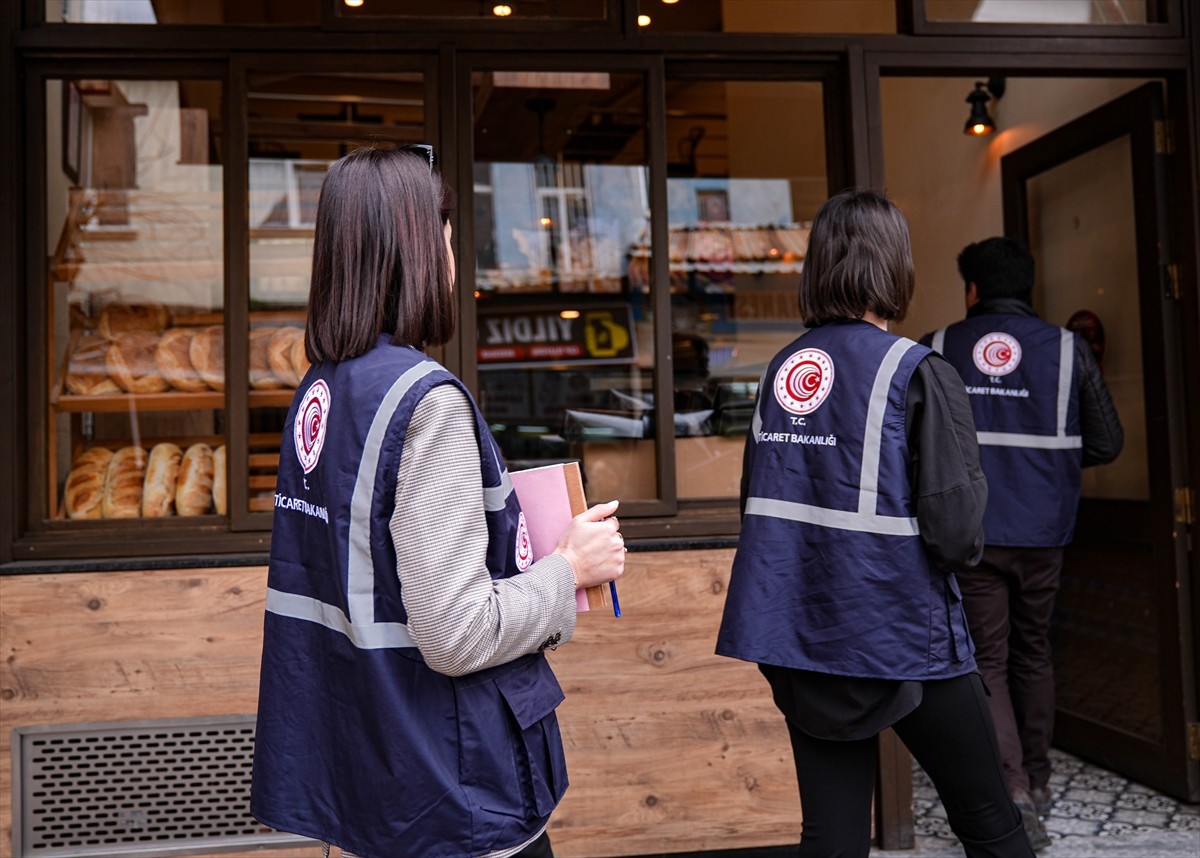 İzmir'de unlu mamulleri ve fırın işletmelerinde, ramazan ayı öncesinde pide gramajı ve fiyat...