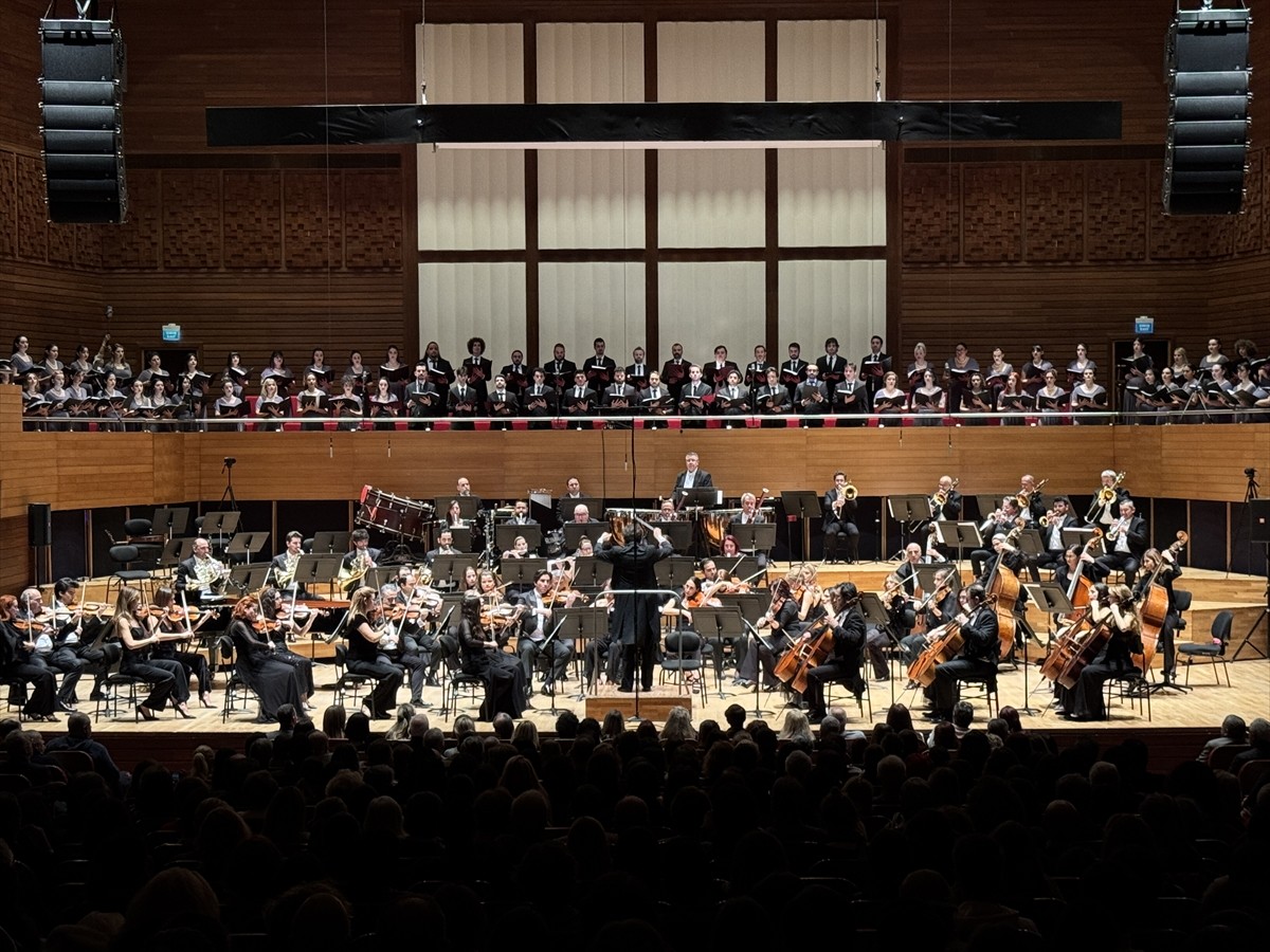 İzmir Devlet Senfoni Orkestrası (İZDSO), Sezen Aksu'nun unutulmaz şarkılarını, dünyaca ünlü şef...