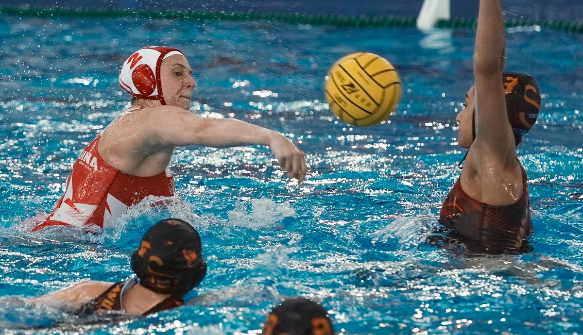 Kadınlar Sutopu Challenger Kupası Dörtlü Final müsabakaları yarı finalinde Galatasaray Zena ile...