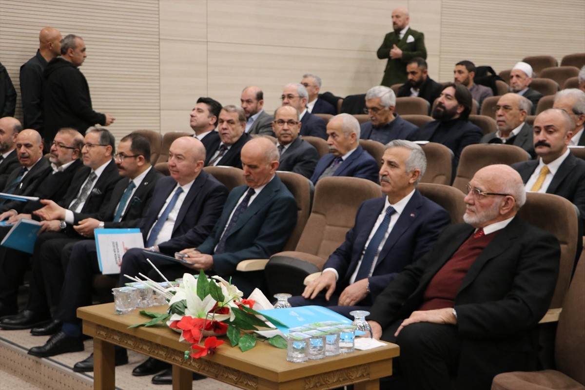 Kahramanmaraş'ta iki gün sürecek "Afetler ve Buhranlar Anında Alimlerin Sorumlulukları" konulu...