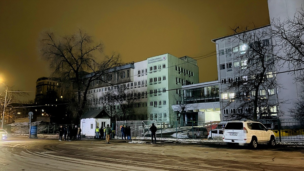 Kırgızistan'ın başkenti Bişkek'teki Ulusal Kalp Cerrahisi ve Organ Nakli Enstitüsü'nde çıkan...