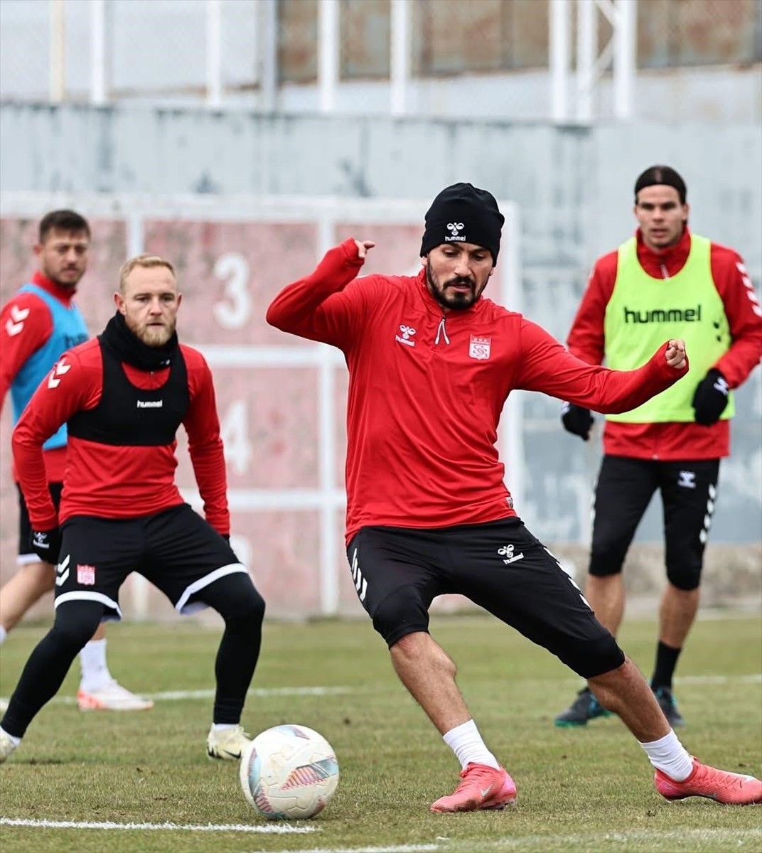 Net Global Sivasspor, Trendyol Süper Lig'in 24. haftasında deplasmanda Gaziantep FK ile yapacağı...