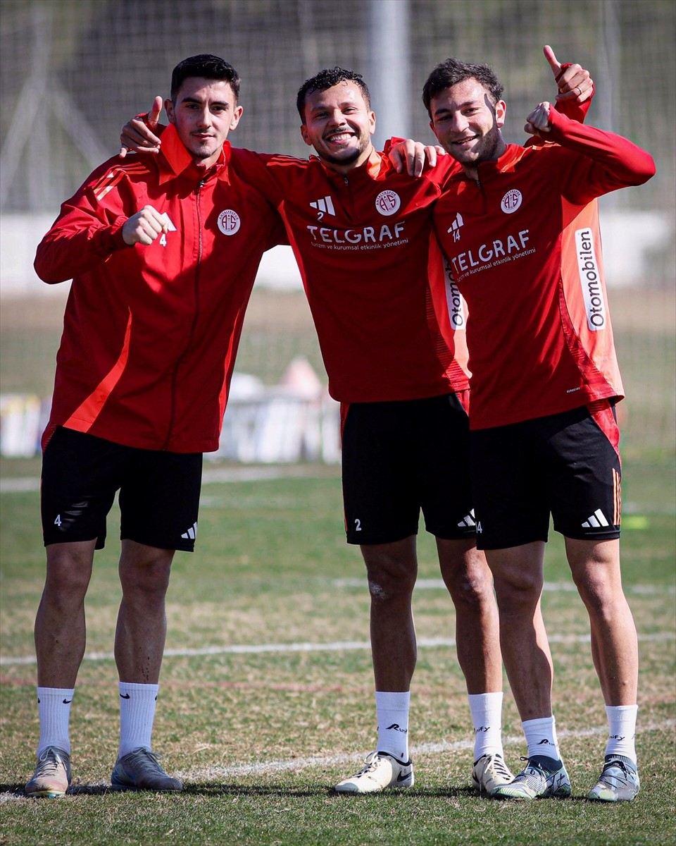 Onvo Antalyaspor, Trendyol Süper Lig'in 24'üncü haftasında Adana Demirspor ile 14 Şubat Cuma günü...