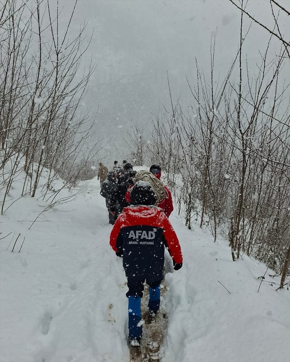 Ordu'da üç gündür kayıp olarak aranan kadının cesedi, dere yatağında bulundu.
