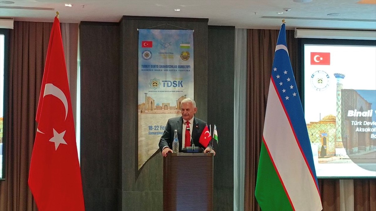  Özbekistan'ın tarihi kenti Semerkant'ta Türk Dünyası Şehircilik Kurultayı düzenlendi. Türk...