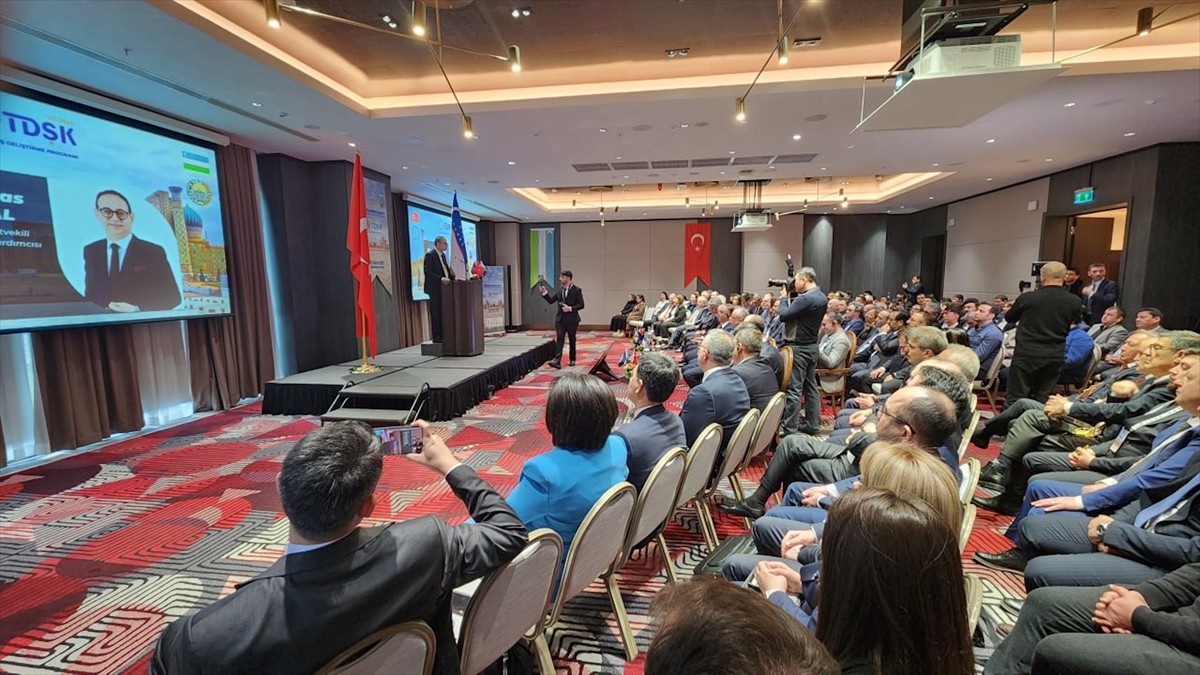  Özbekistan'ın tarihi kenti Semerkant'ta Türk Dünyası Şehircilik Kurultayı düzenlendi. Türk...