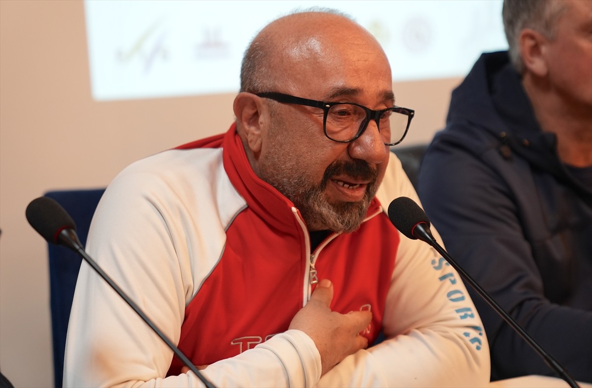 Palandöken Kayak Merkezi'nde 1-2 Mart tarihlerinde düzenlenecek FIS Snowboard Cross World Cup'ın...