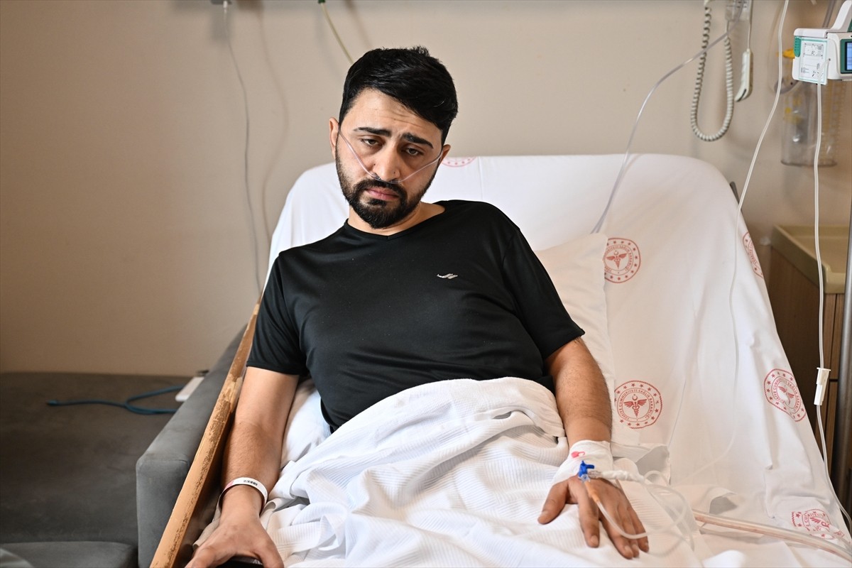 Pendik'te dikiz aynasını kırdığı otomobil sürücüsü tarafından ezilen motosikletli Fatih F, AA...