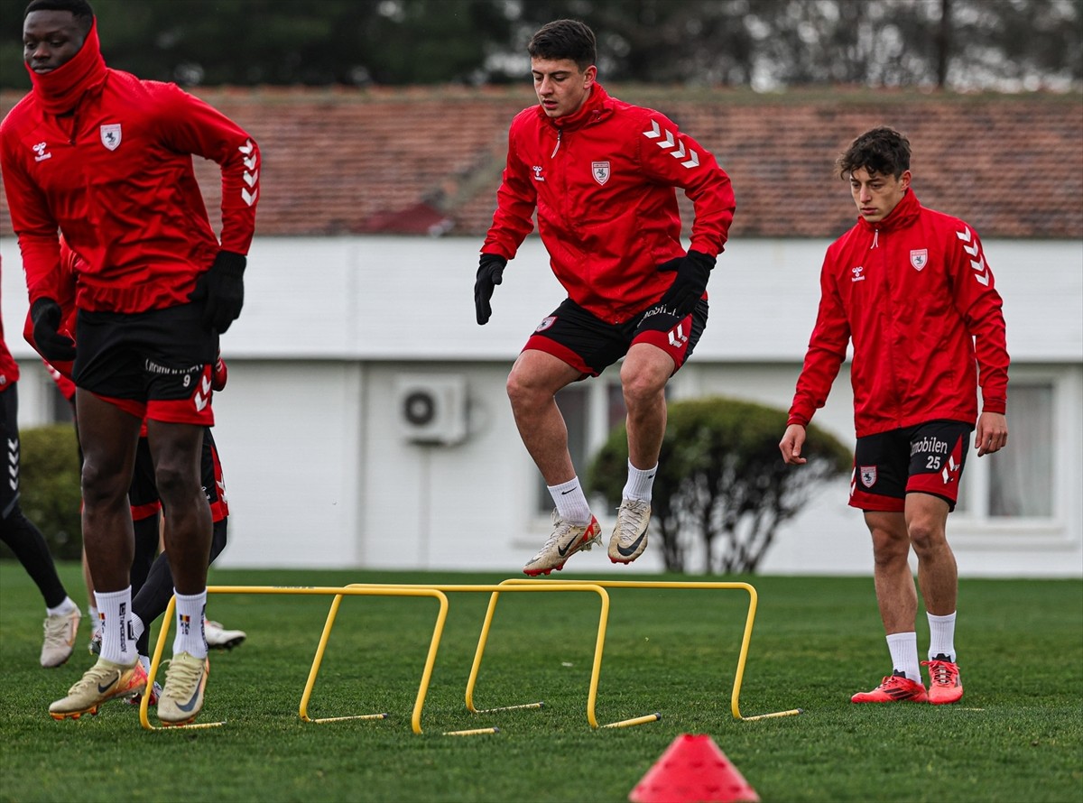 Reeder Samsunspor, Trendyol Süper Lig'in 23. haftasında Atakaş Hatayspor ile 7 Şubat Cuma günü...