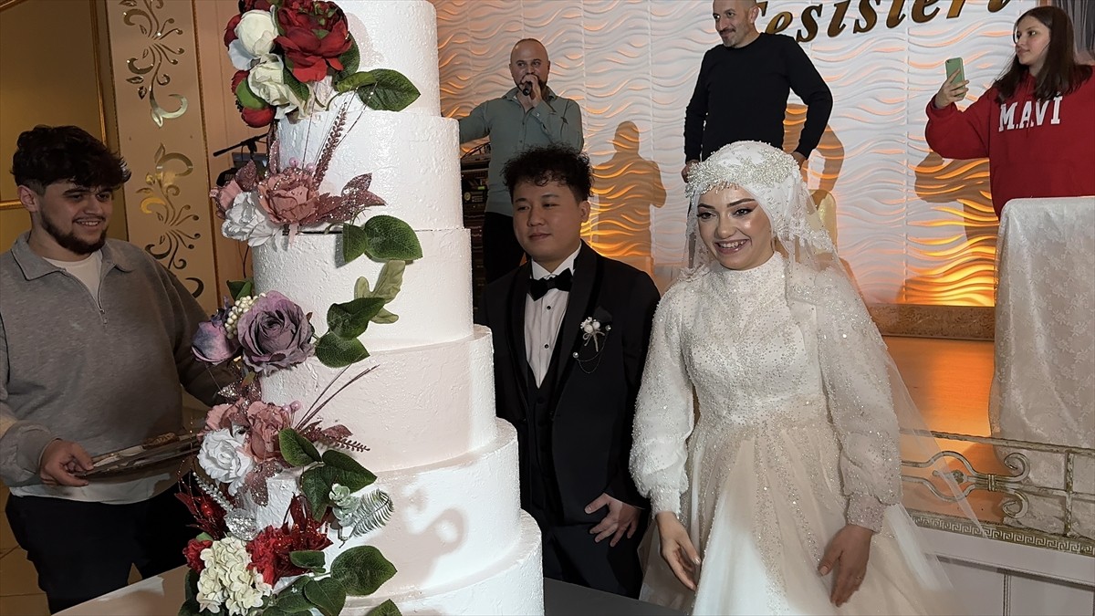 Rize'nin Çayeli ilçesinde yaşayan Neslihan Korkmaz (32) ile 3 yıl önce sosyal medyada tanıştığı...