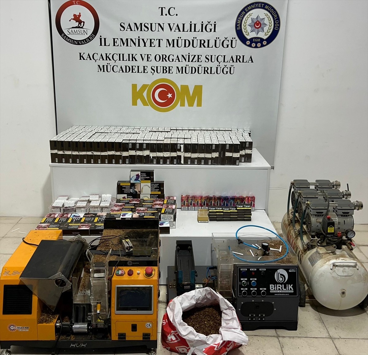 Samsun'un Atakum ve Canik ilçesinde düzenlenen kaçak tütün operasyonunda 2 şüpheli gözaltına...