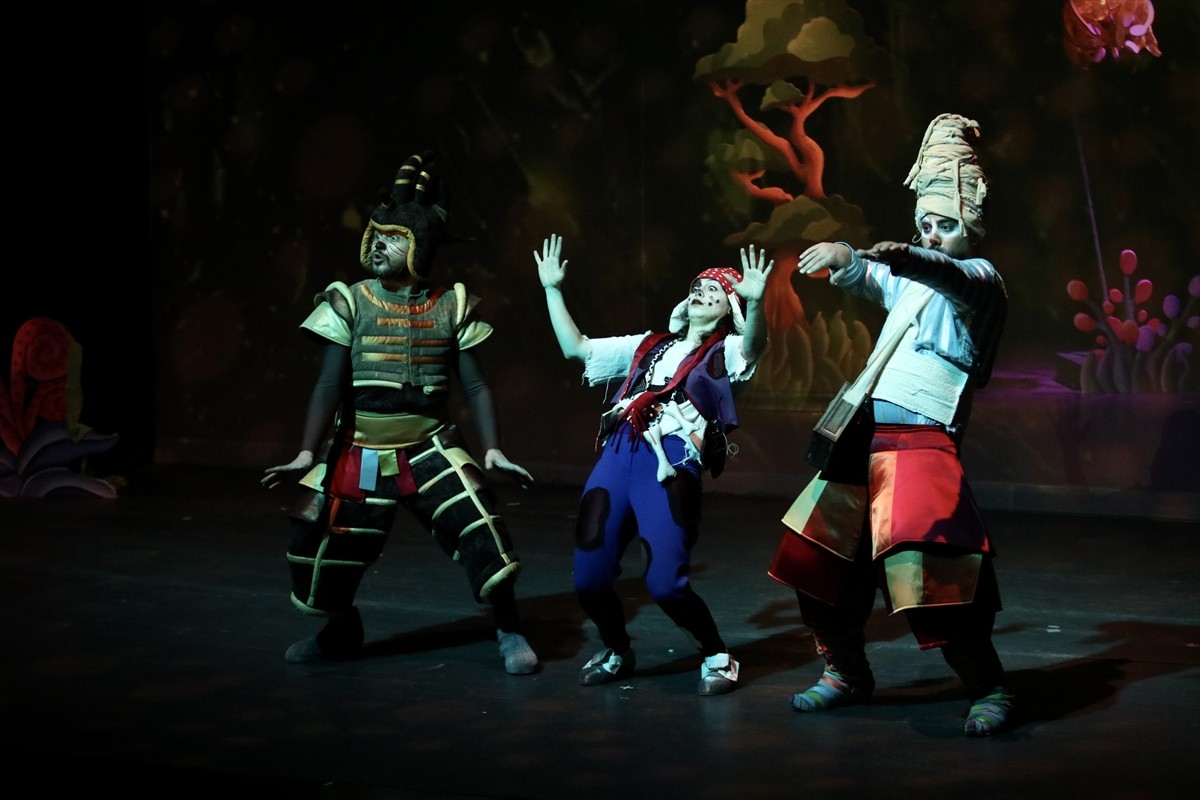 Samsun Devlet Opera ve Balesi (SAMDOB), "Masal Şatosu" çocuk müzikalinin prömiyerini Samsun'da...