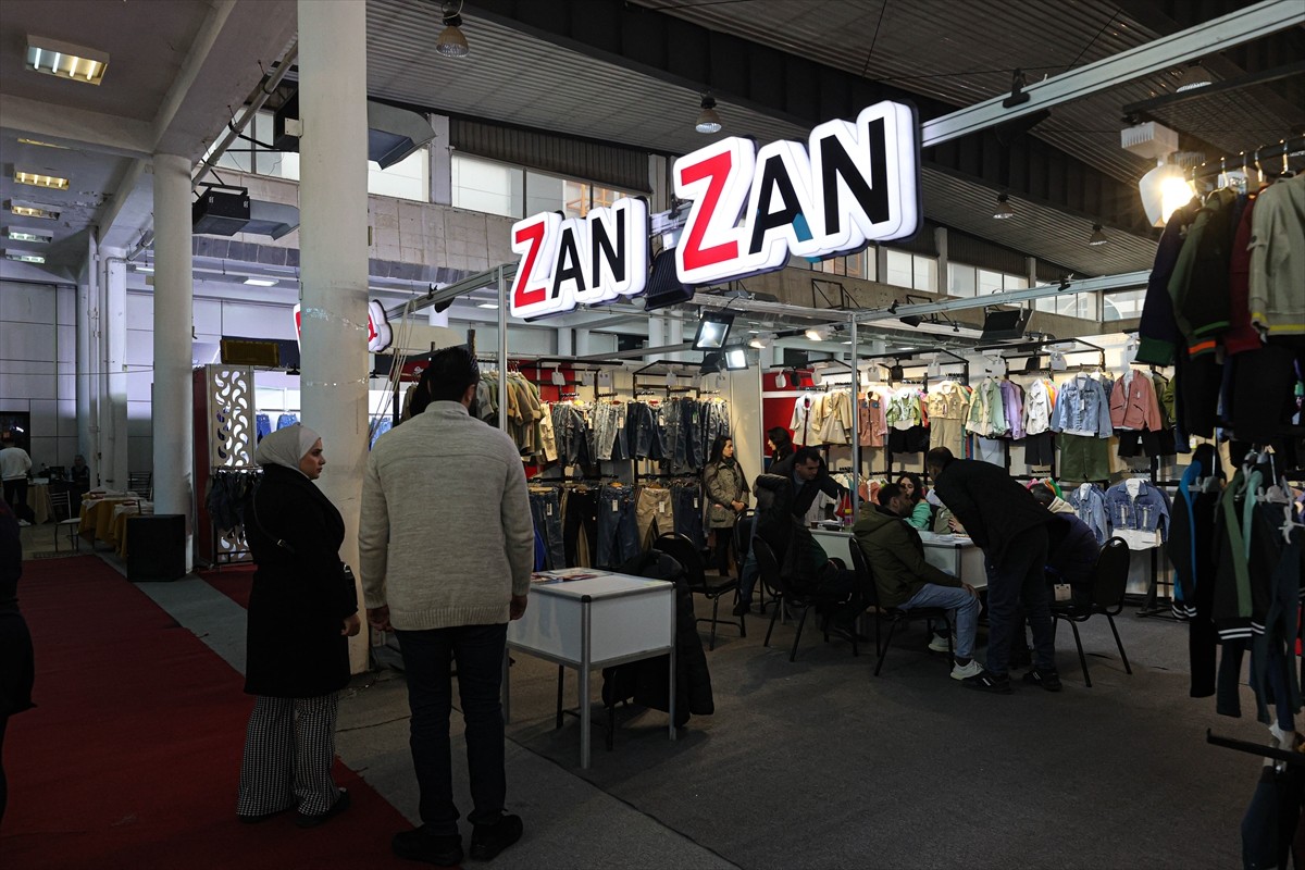 Suriye'nin başkenti Şam, 61 yıllık Baas rejiminin yıkılmasının ardından ülkede düzenlenen ilk...