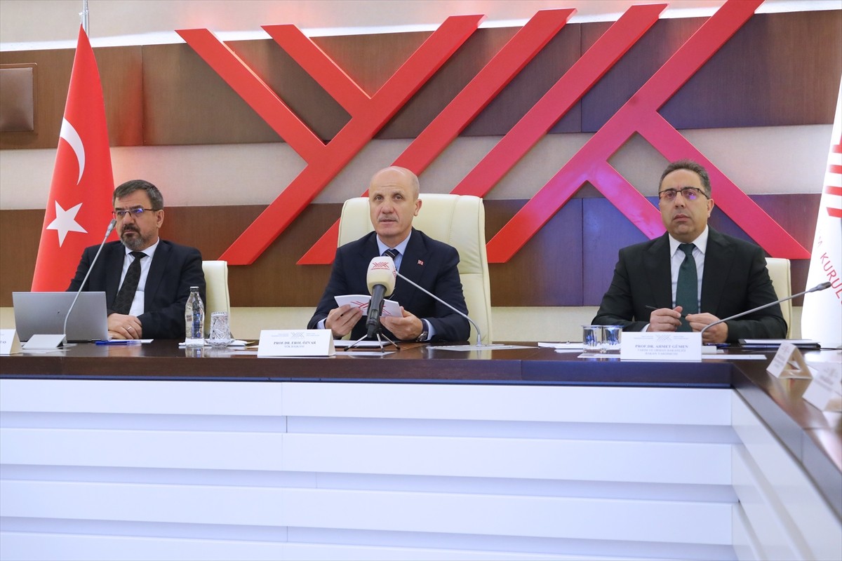 Tarım sektörünün geleceğinin bilim ve teknolojiyle şekillendirilmesi amacıyla YÖK'te "Tarım...