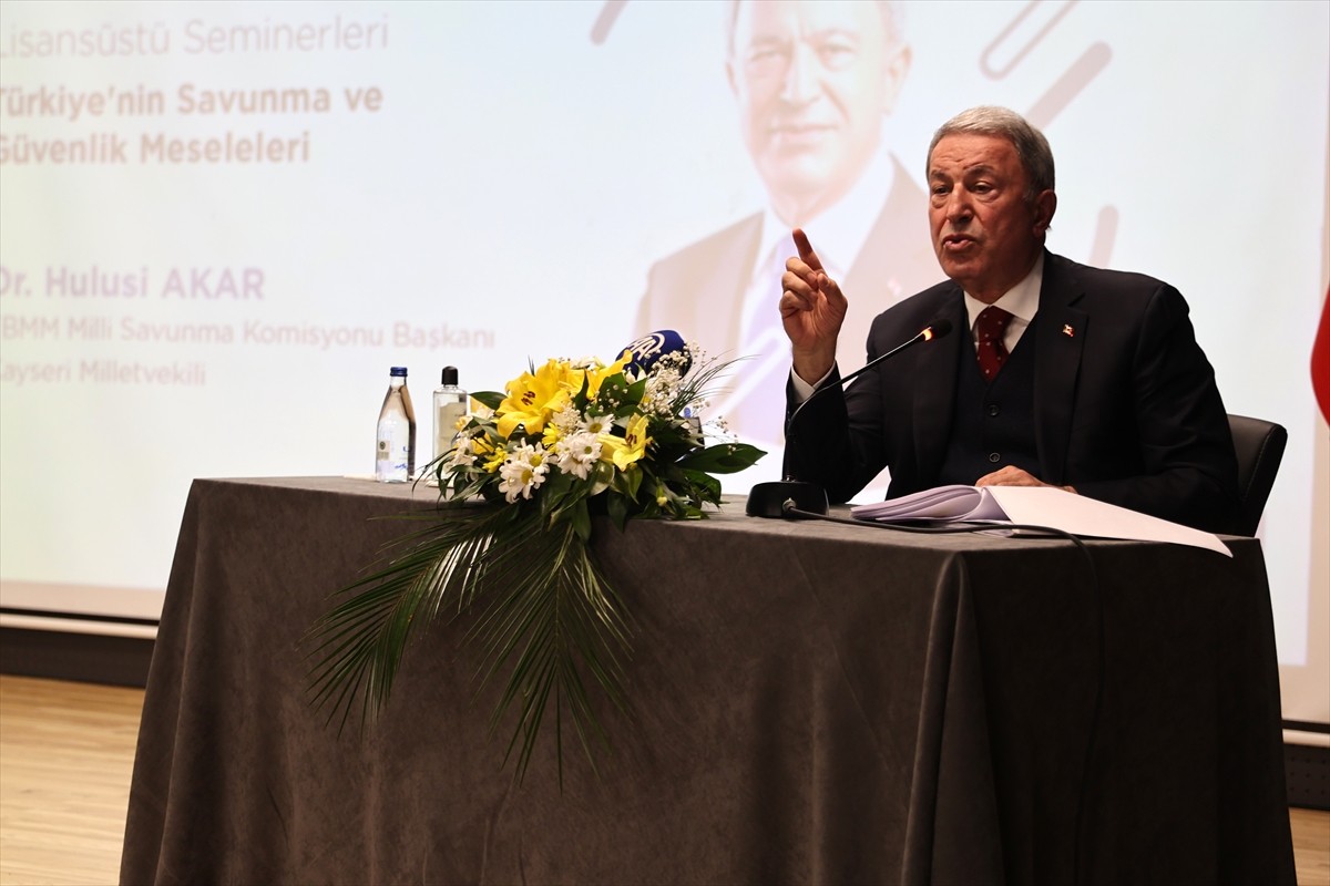TBMM Milli Savunma Komisyonu Başkanı ve AK Parti Kayseri Milletvekili Hulusi Akar (ortada)...