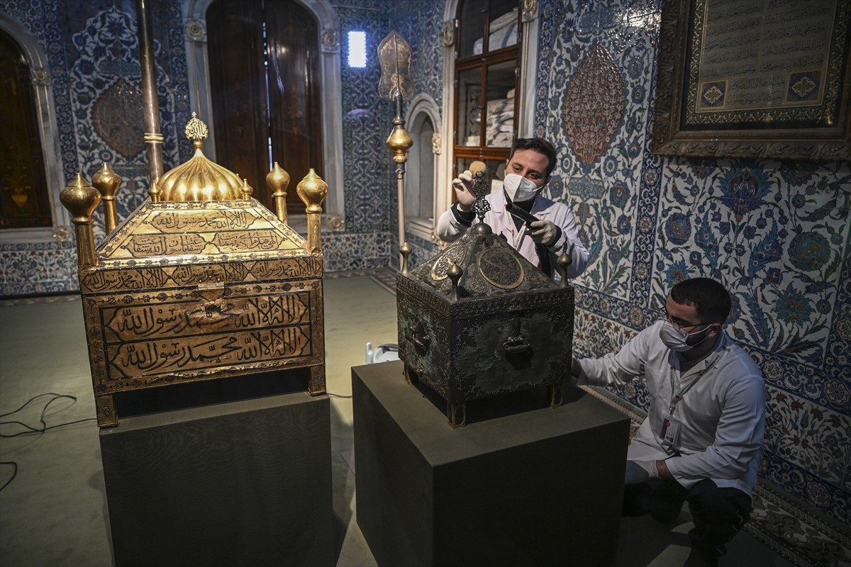 Topkapı Sarayı'nın Enderun Avlusu'nda yer alan Mukaddes Emanetler Dairesi, ramazan ayında...