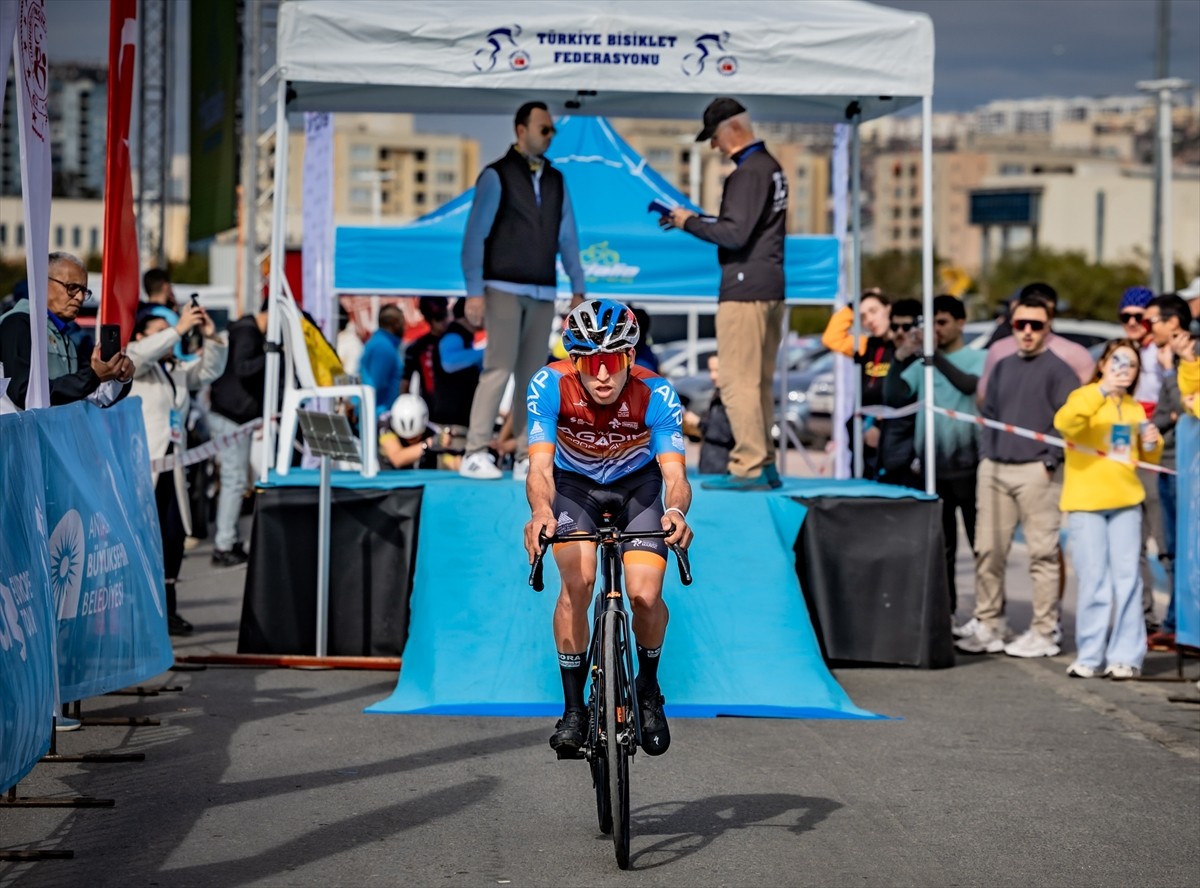 Tour Of Pedalia Uluslararası Bisiklet Yarışları, Antalya'da başladı. Prolog yarışı ile başlayan...