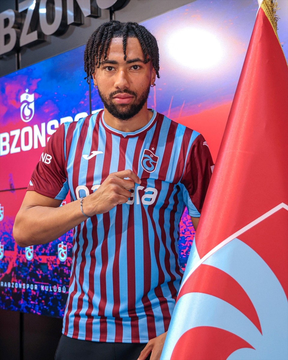 Trabzonspor'un yeni transferi Fransız orta saha Tim Jabol Folcarelli için imza töreni...
