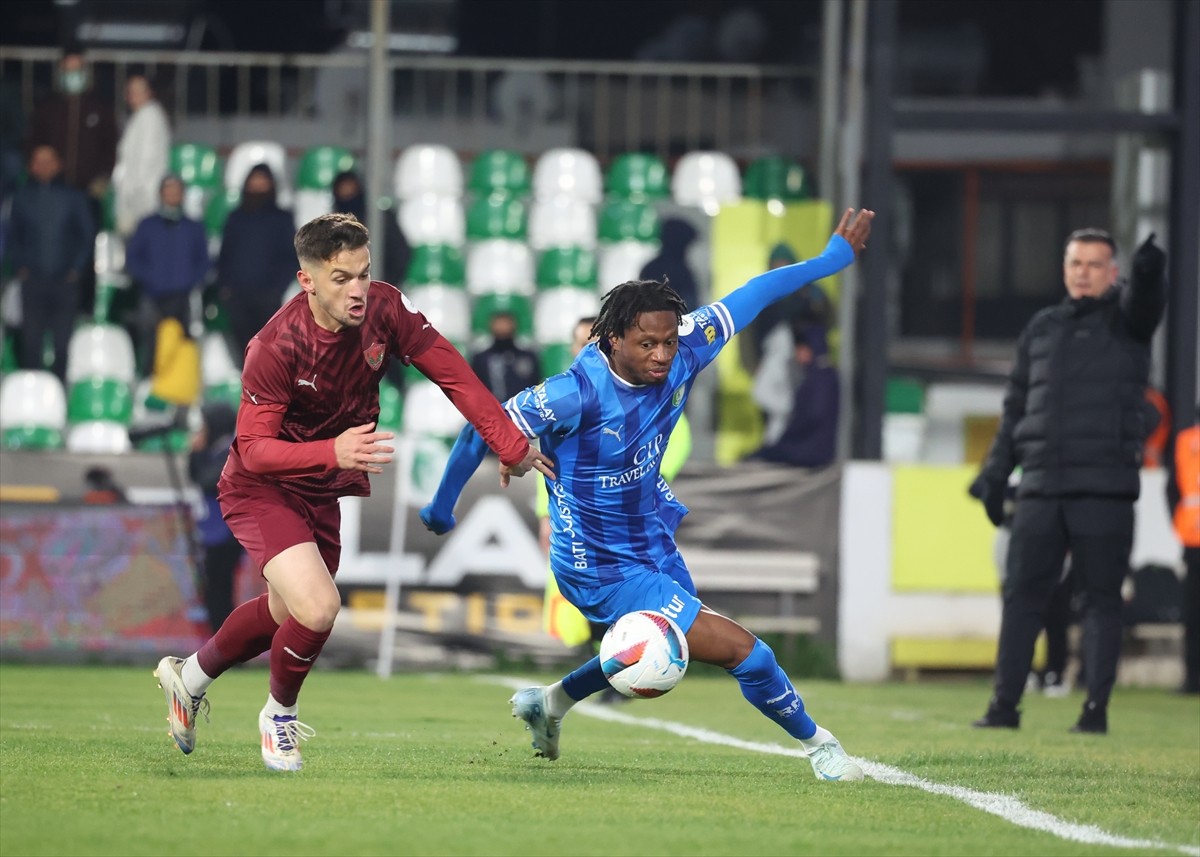 Trendyol Süper Lig'in 25. haftasında, Sipay Bodrum FK ile Atakaş Hatayspor takımları Grey Beton...