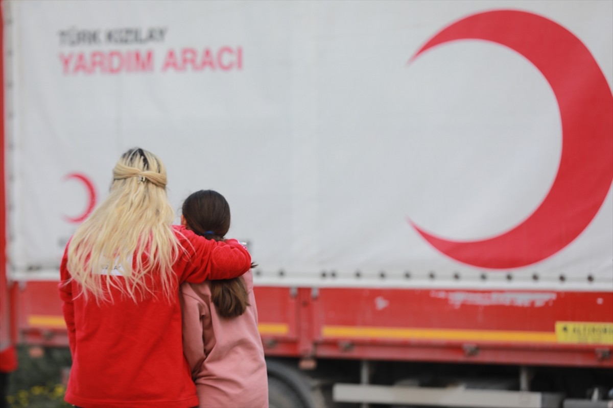 Türk Kızılaydan yapılan açıklamaya göre, "asrın felaketi" olarak nitelendirilen ve 11 ili...