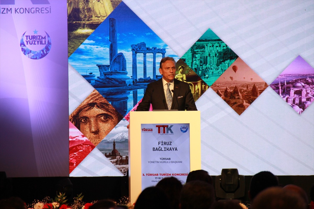 Türkiye Seyahat Acentaları Birliği (TÜRSAB) tarafından düzenlenen 3. TÜRSAB Turizm Kongresi...