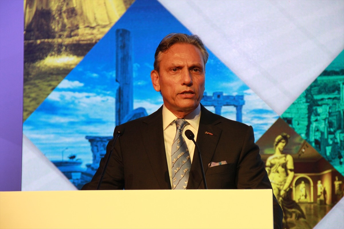 Türkiye Seyahat Acentaları Birliği (TÜRSAB) tarafından düzenlenen 3. TÜRSAB Turizm Kongresi...