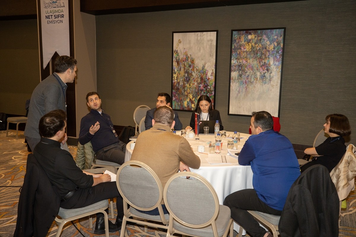 Ulaştırma ve Altyapı Bakanlığınca Sakarya'nın Sapanca ilçesindeki bir otelde düzenlenen...