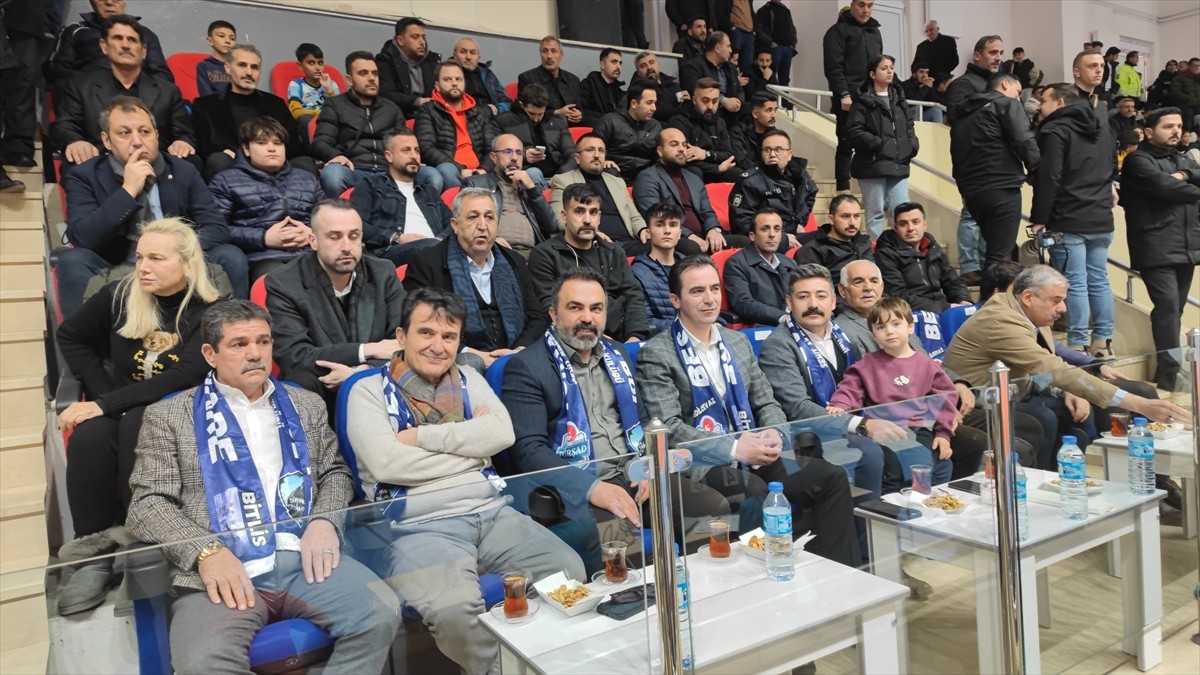 Voleybol SMS Grup Efeler Ligi 21. haftasında TÜRŞAD ile Fenerbahçe Medicana, Adilcevaz Spor...