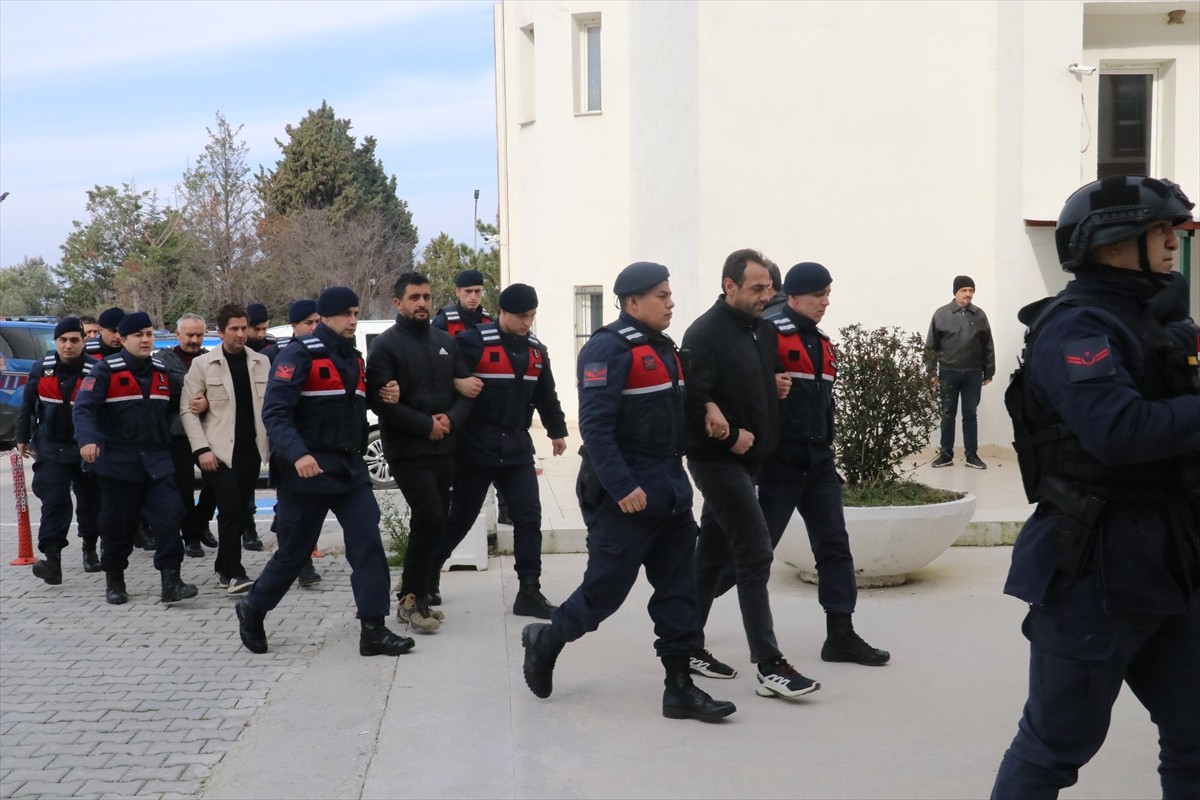 Yalova'da su ihtiyacını karşılayan Gökçe Barajı'nı besleyen Kadıköy ile Kurtköy Derivasyonu'nda...