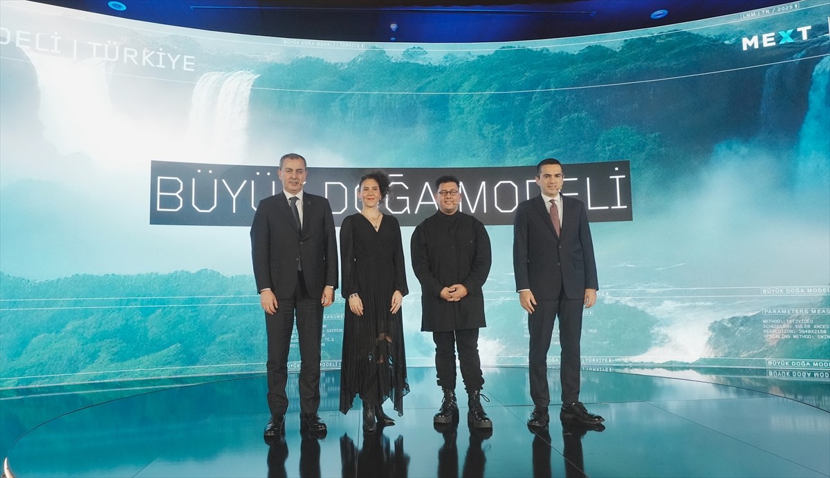 Yapay zeka, büyük veri ve algoritmaları sanatla entegre eden "Büyük Doğa Modeli" projesinin...