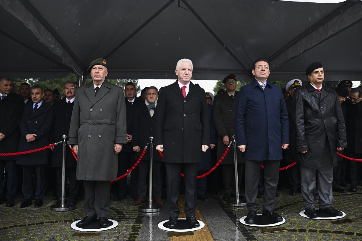 18 Mart Şehitleri Anma Günü ve Çanakkale Deniz Zaferi'nin 110. yıl dönümü dolayısıyla Edirnekapı...