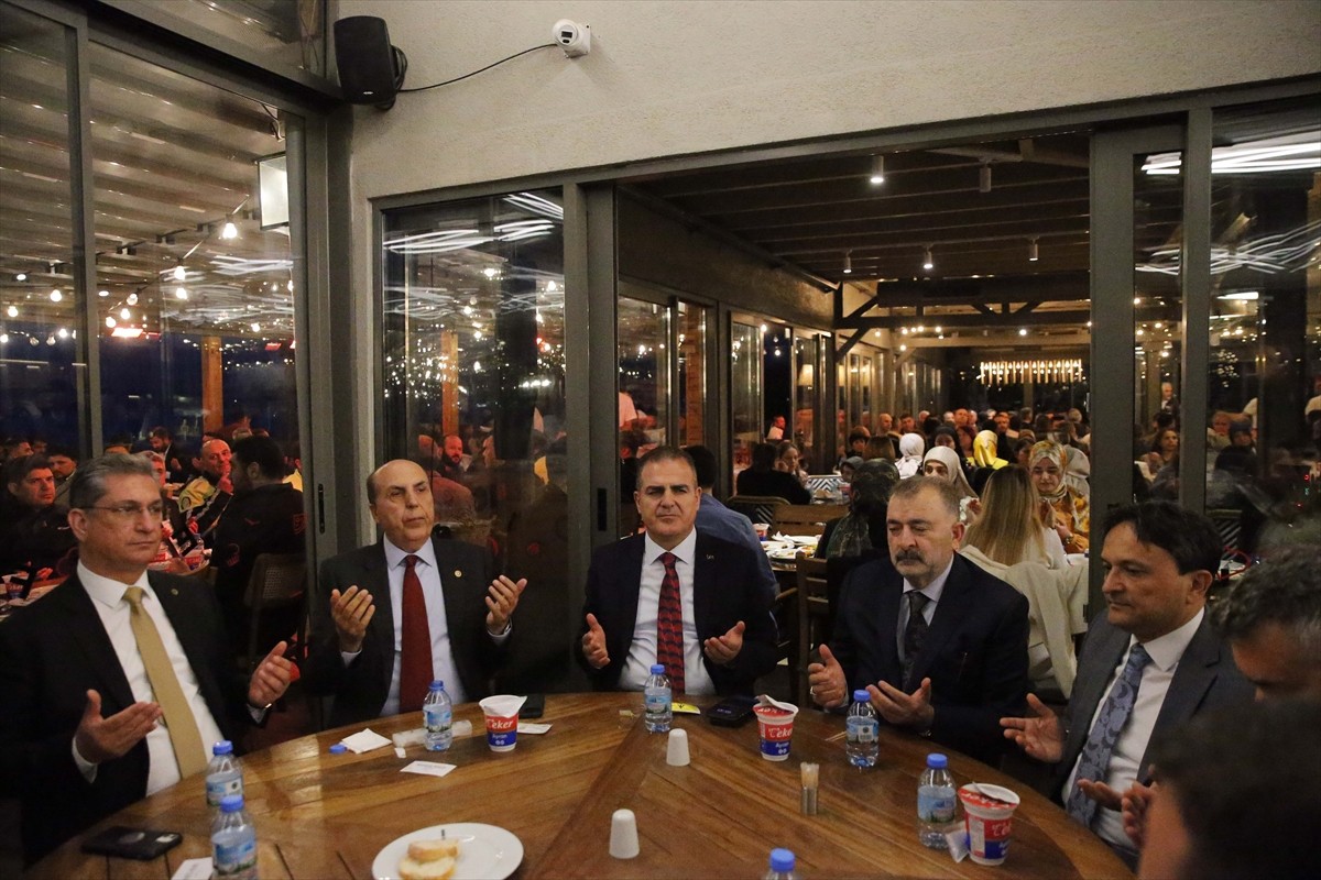 21. ve 24. dönem milletvekili Aydın Ayaydın, Muğla'nın Fethiye ilçesinde iftar verdi. Programa AK...