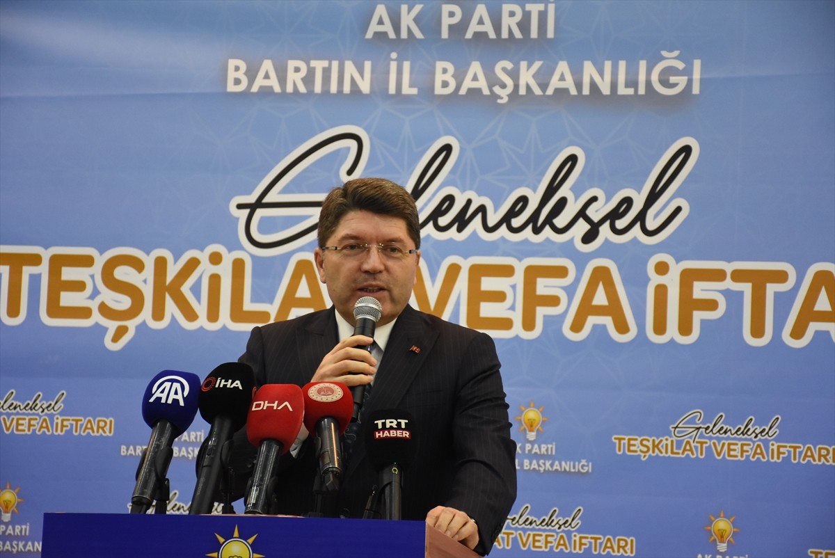 Adalet Bakanı Yılmaz Tunç, AK Parti Bartın İl Başkanlığı tarafından düzenlenen iftar programına...