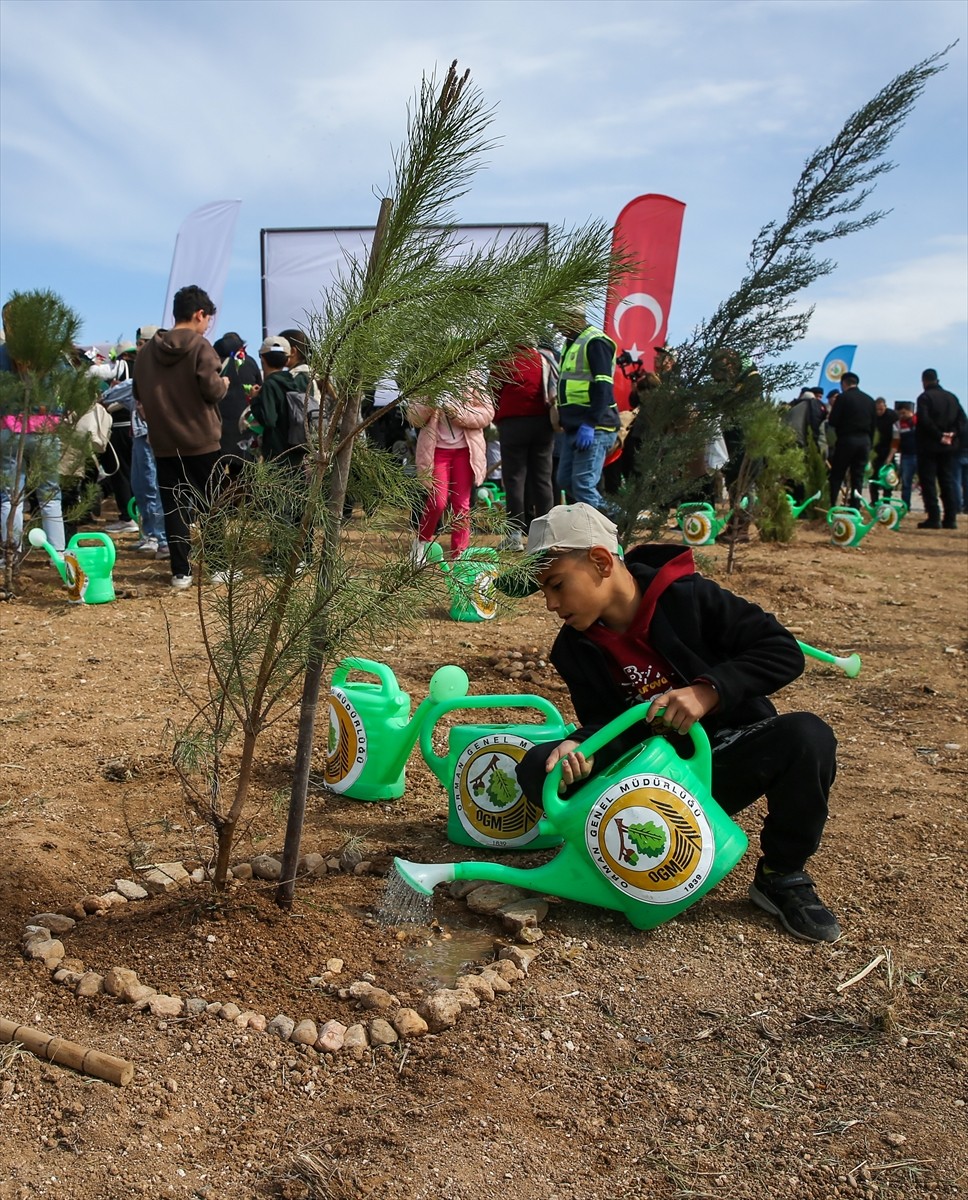 Adana'da 21 Mart Dünya Ormancılık Günü ve Orman Haftası dolayısıyla fidan dikim etkinliği...