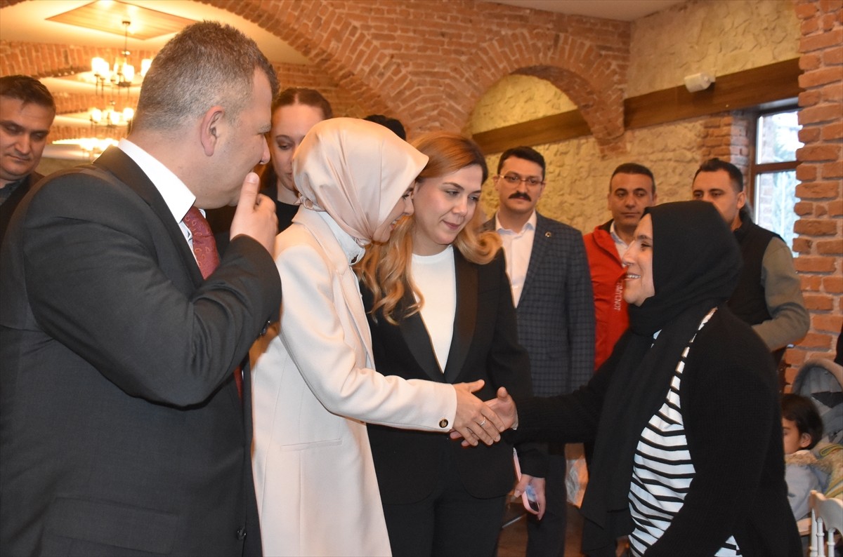 Aile ve Sosyal Hizmetler Bakanı Mahinur Özdemir Göktaş, Afyonkarahisar'ın Emirdağ ilçesinde...