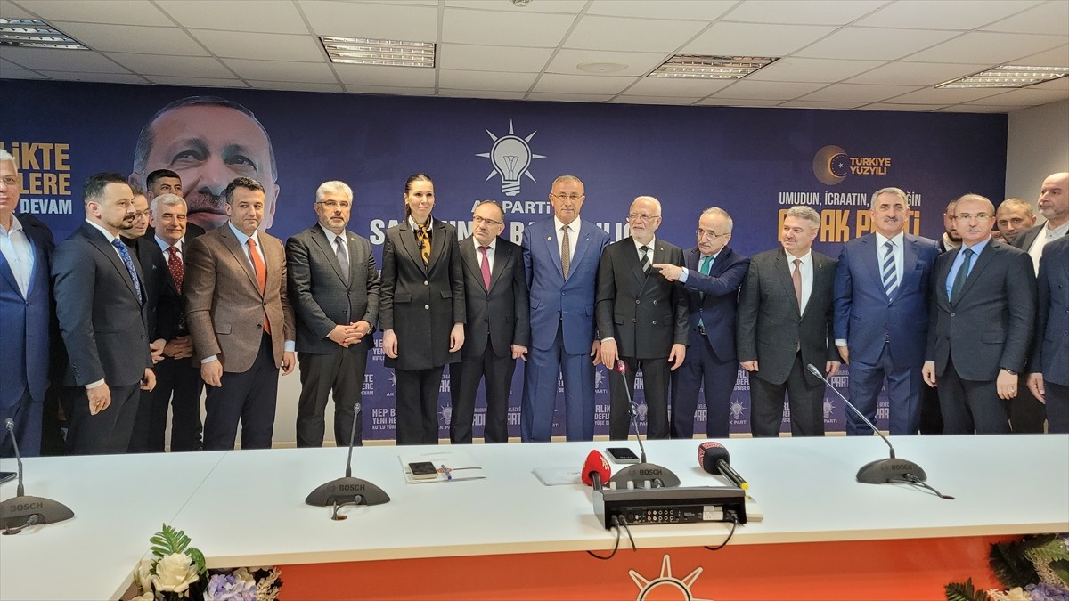 AK Parti Genel Başkan Vekili Mustafa Elitaş, Samsun ziyareti kapsamında partisinin il...