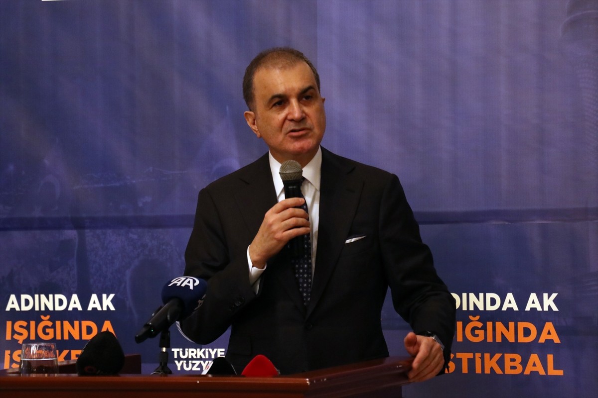 AK Parti Genel Başkan Yardımcısı ve Parti Sözcüsü Ömer Çelik, partisinin Altan Kültür Merkezi'nde...