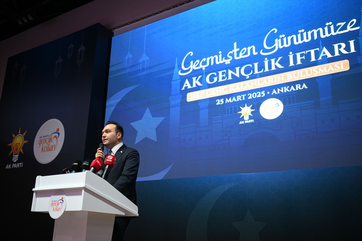AK Parti Genel Merkez Gençlik Kolları Başkanlığınca Altındağ Kültür Sarayı'nda ''Geçmişten...