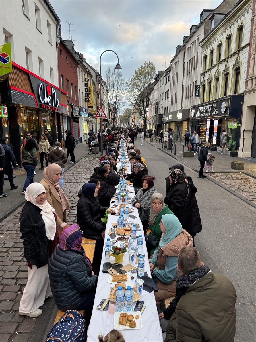 Almanya'nın Köln kentinde Türklerin yoğun olarak yaşadığı, "Küçük İstanbul" olarak bilinen Keup...